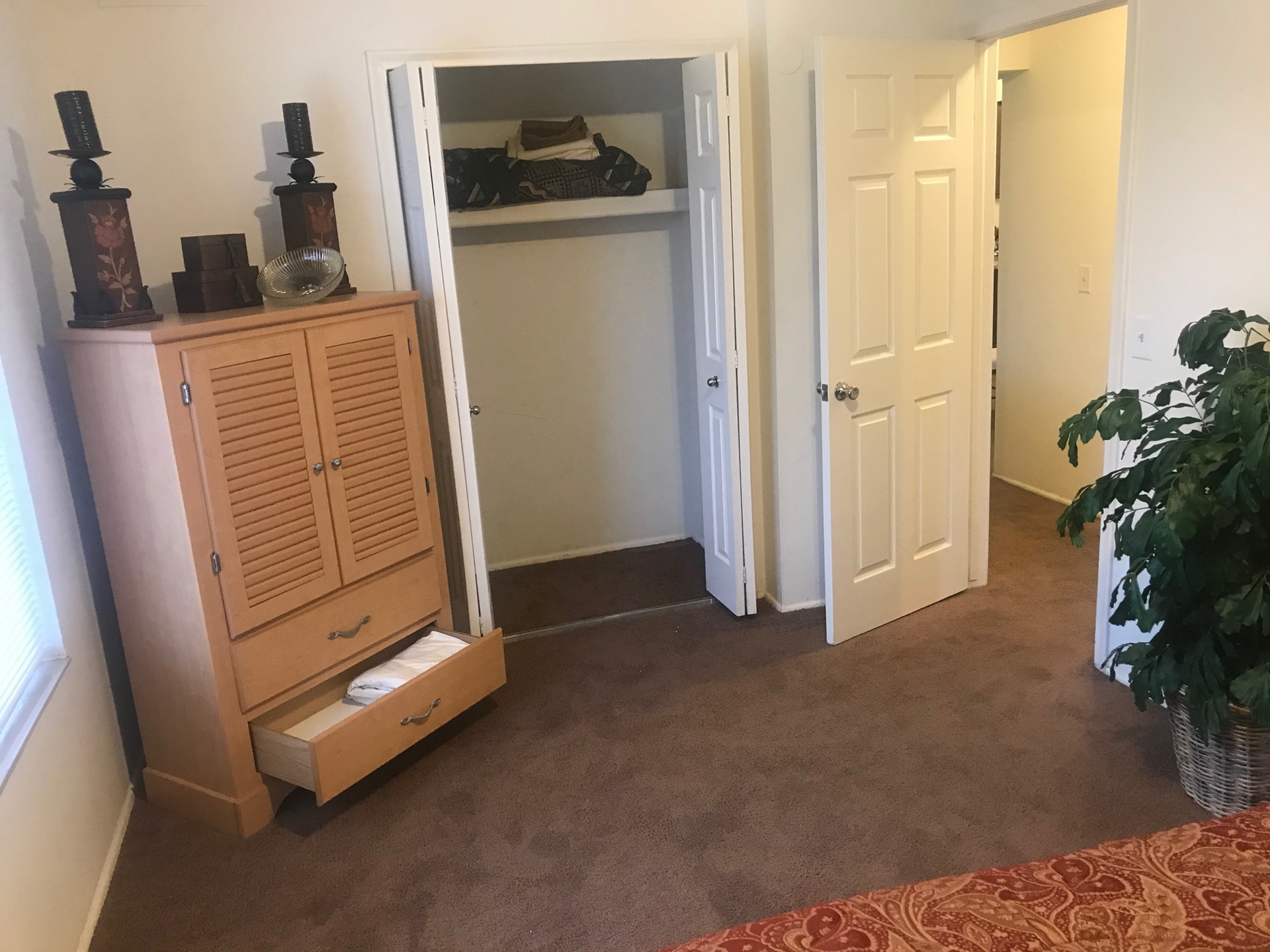 Sugartree Apartments master bedroom in Mount Morris Michigan