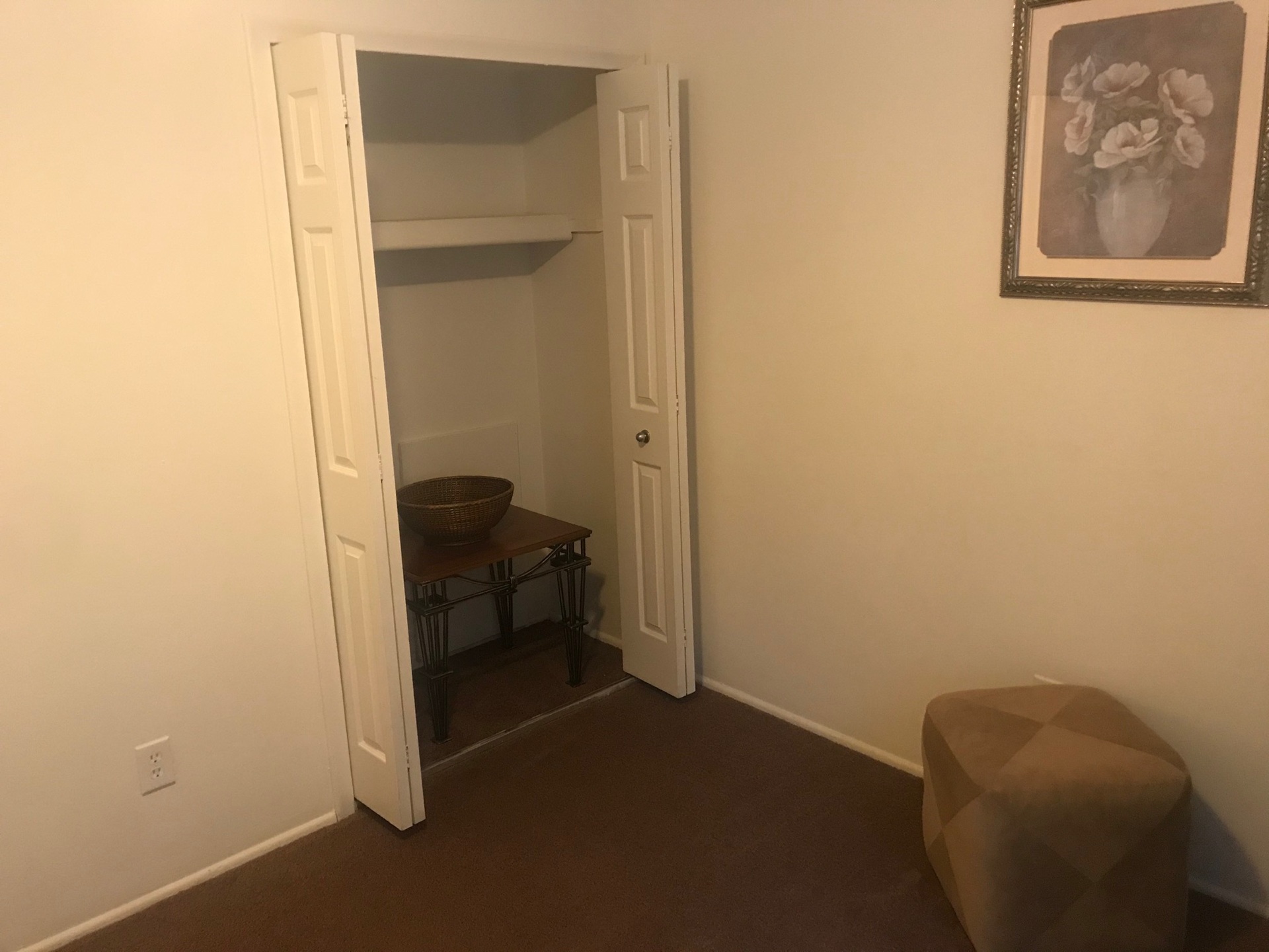 Sugartree Apartments closet in Mount Morris Michigan